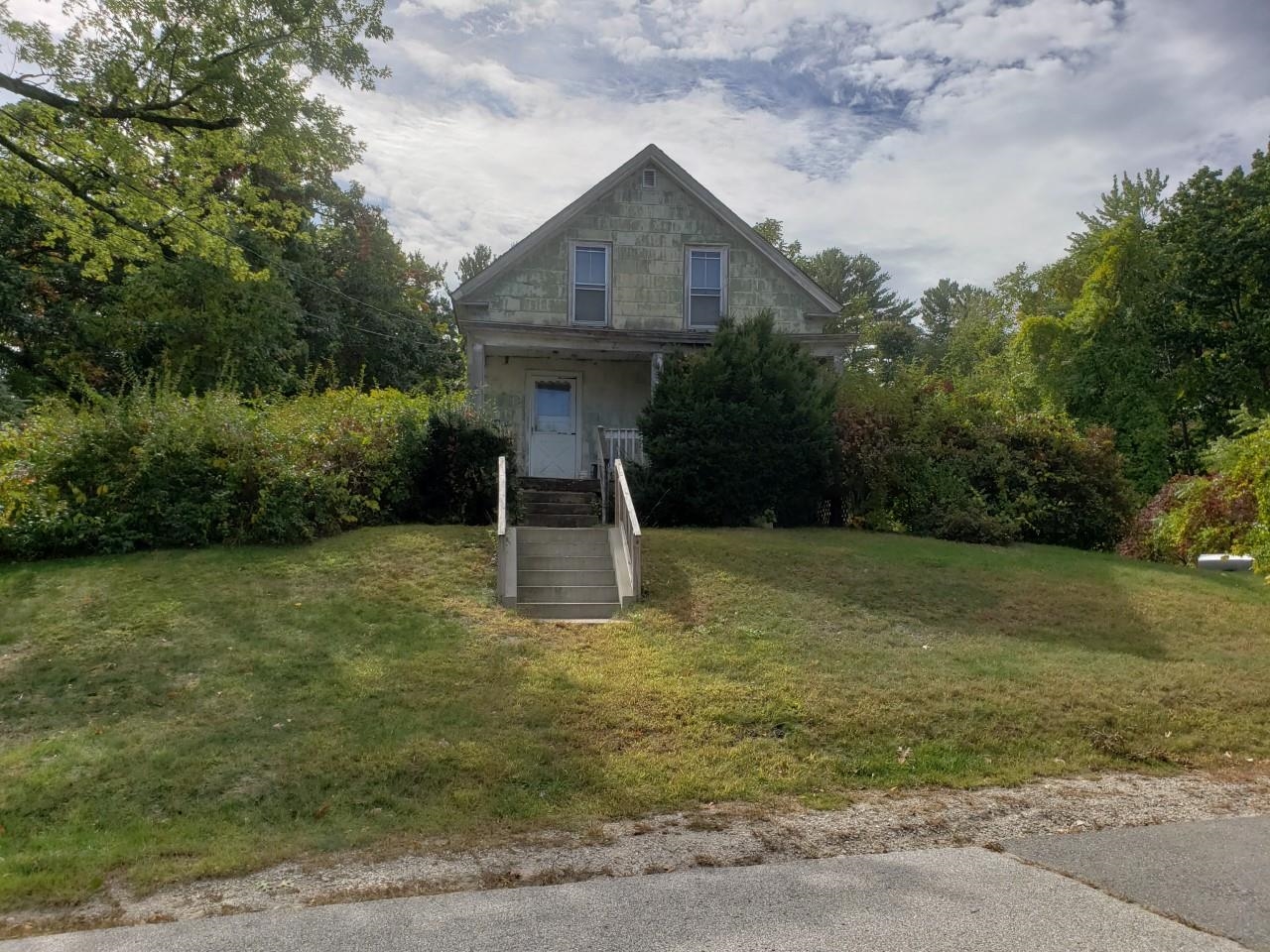 24 Jefferson Street Derry, NH 03038 - Photo 2 of 9