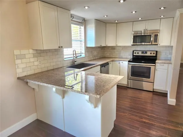 $2,100 | 7809 Vienna Lane, Port Richey, FL 34668