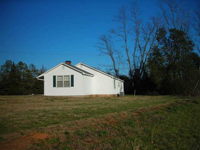 326 Freeman Road Liberty, SC 29657 - Photo 3 of 15