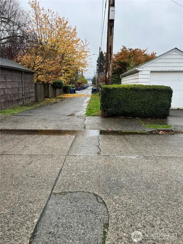 $675,000 | 6900 Flora Avenue South, Seattle, WA 98108