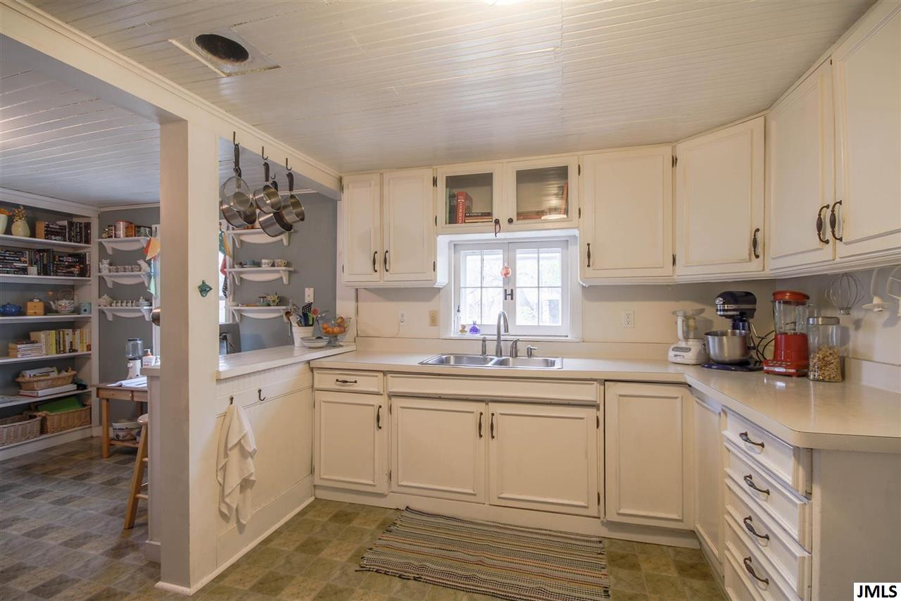 2190 Ridgeway Road Jackson, MI 49203 - Photo 7 of 32 Photo 7