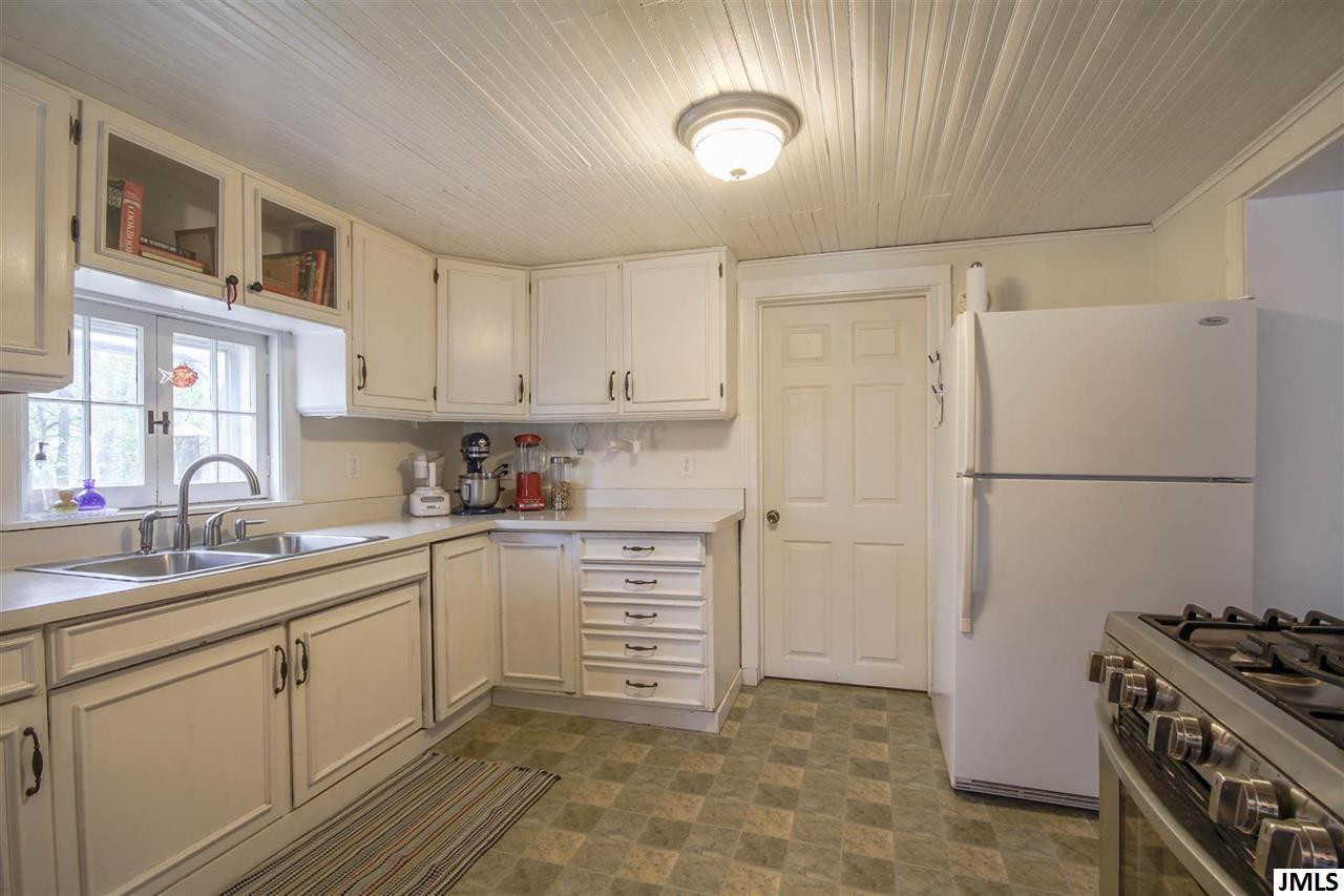 2190 Ridgeway Road Jackson, MI 49203 - Photo 8 of 32 Photo 8