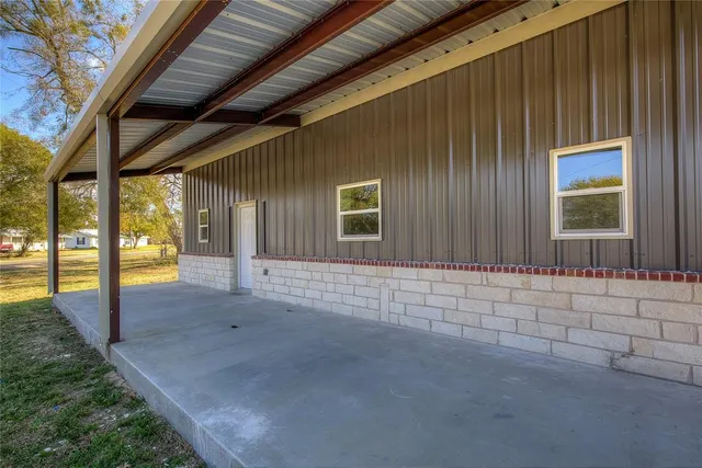 a view of an entrance door of the house