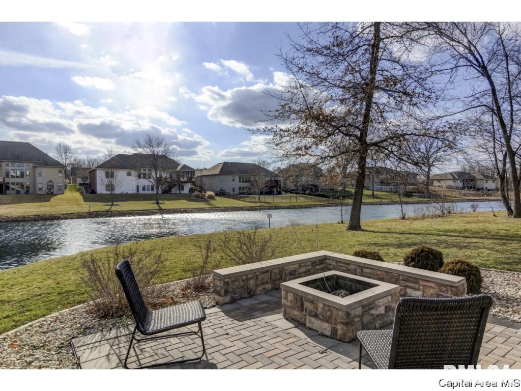 214 Cumberland Drive Rochester, IL 62563 - Photo 2 of 36 Gallery Image 2