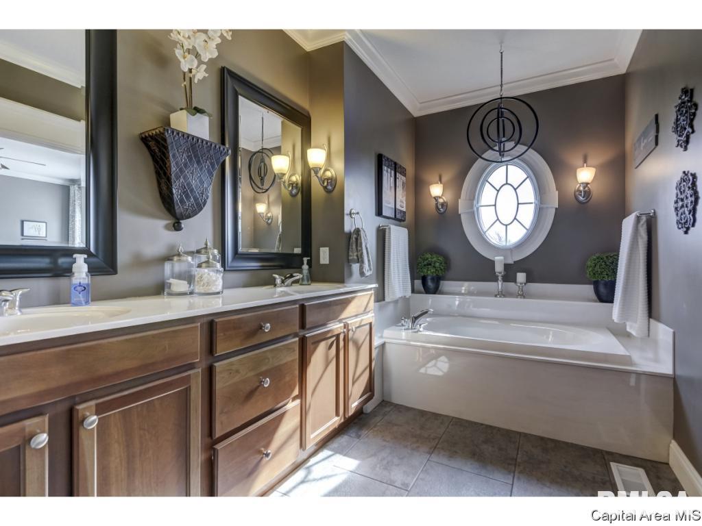 214 Cumberland Drive Rochester, IL 62563 - Photo 22 of 36 Gallery Image 22