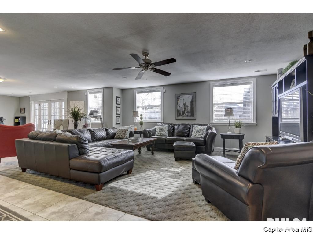 214 Cumberland Drive Rochester, IL 62563 - Photo 28 of 36 Gallery Image 28