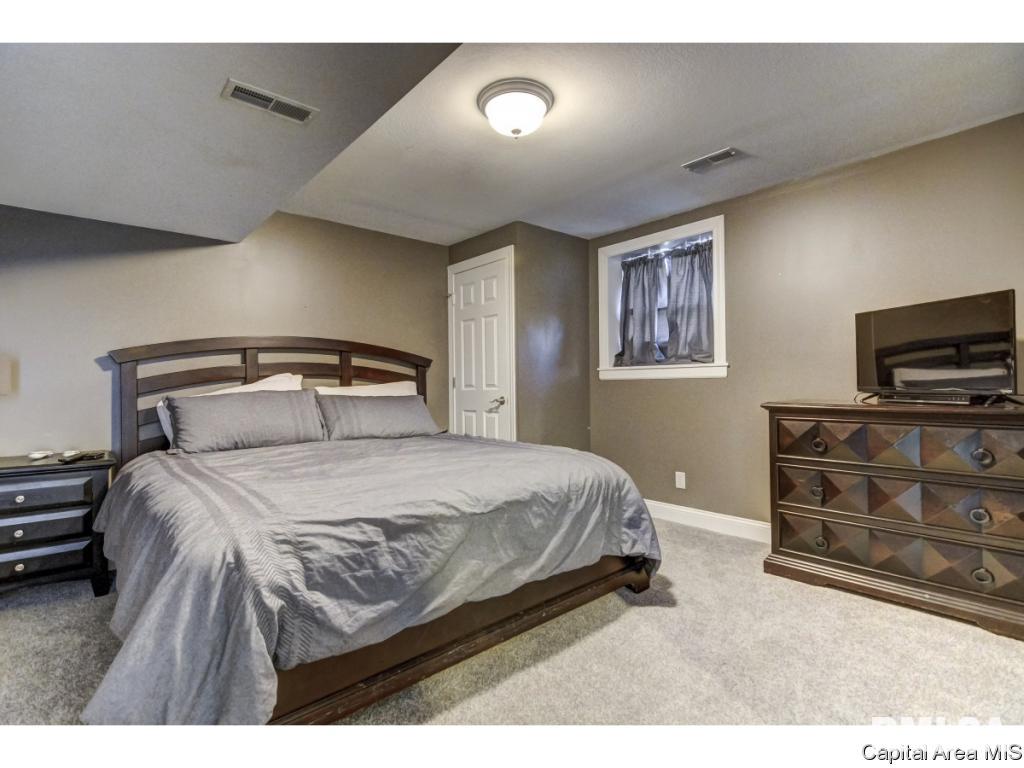214 Cumberland Drive Rochester, IL 62563 - Photo 30 of 36 Gallery Image 30
