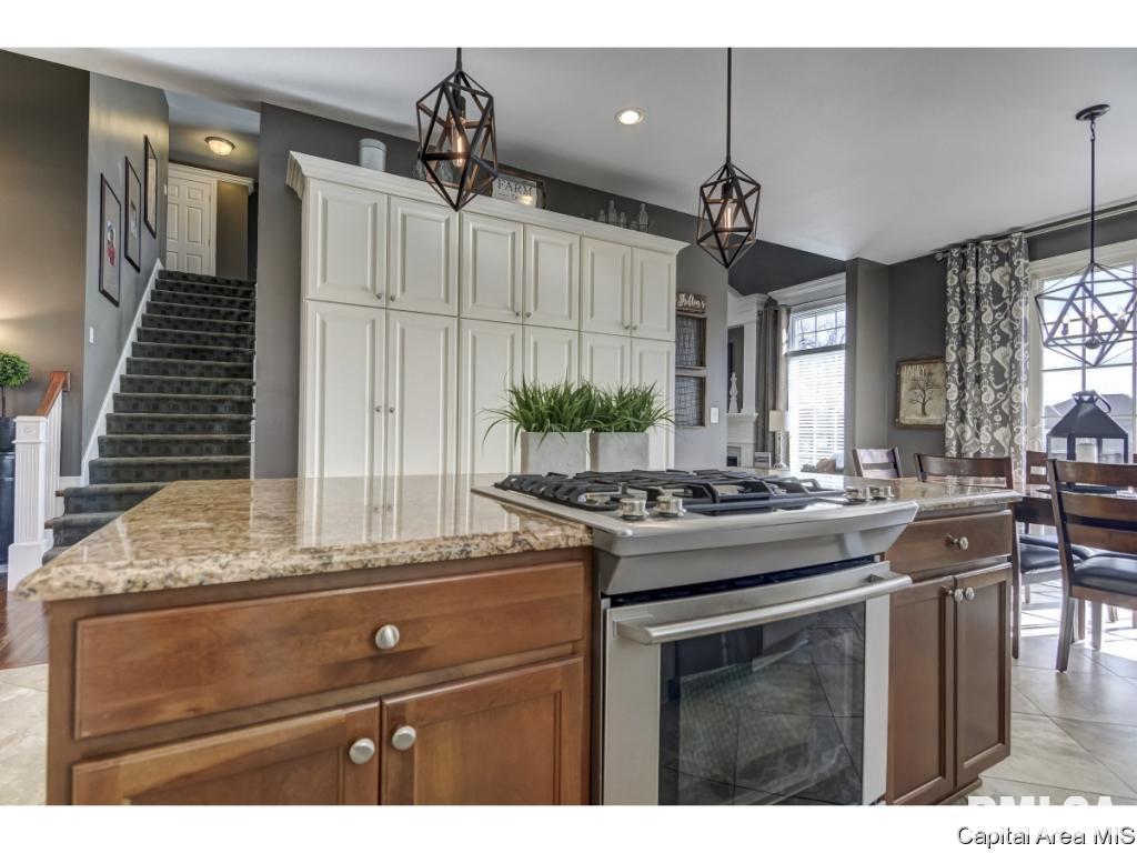 214 Cumberland Drive Rochester, IL 62563 - Photo 8 of 36 Gallery Image 8