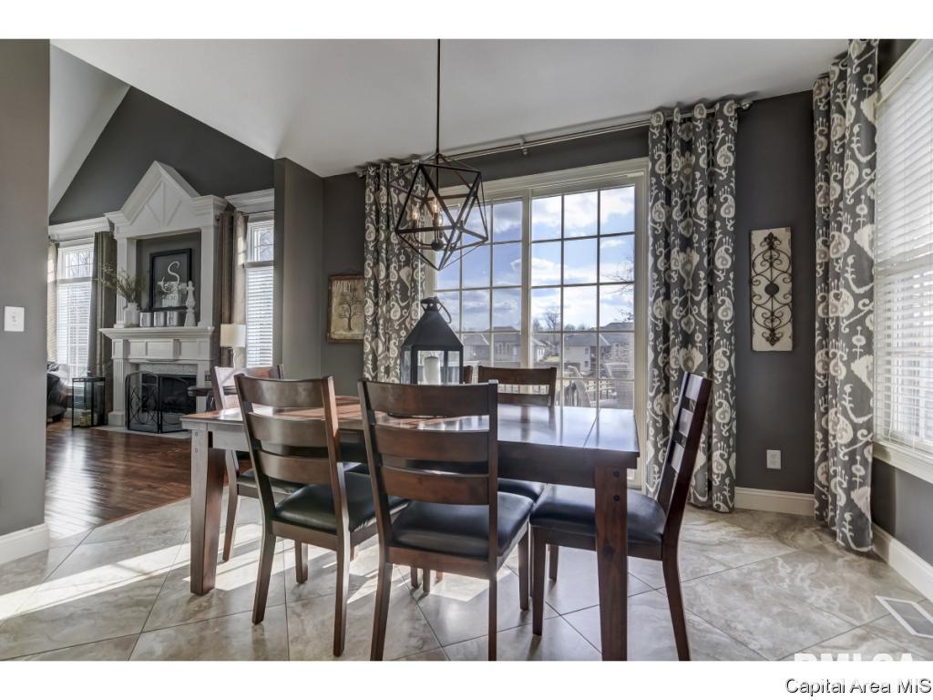 214 Cumberland Drive Rochester, IL 62563 - Photo 9 of 36 Gallery Image 9