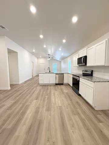 $1,600 | 2501 Kenwood Avenue, Lubbock, TX 79407