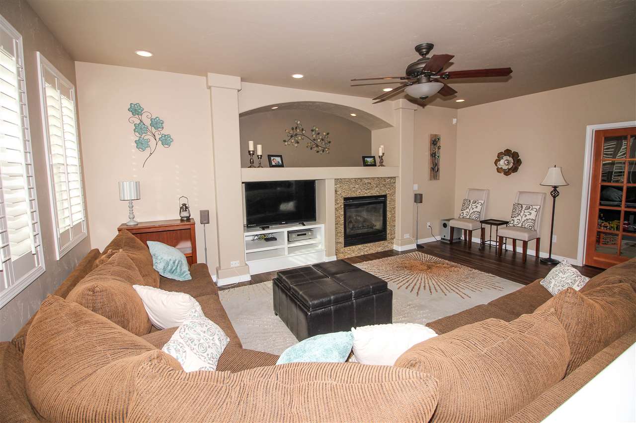 2068 Spur Cross Road Grand Junction, CO 81507 - Photo 5 of 36 Gallery Image 5