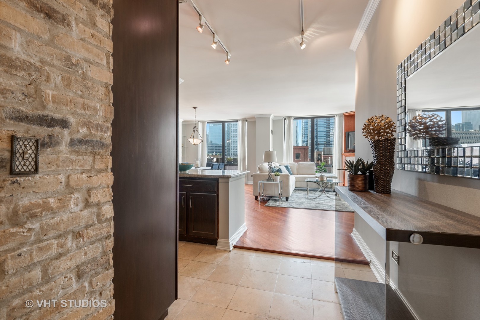 435 West Erie Street, Unit 1007 Chicago, IL 60654 - Photo 2 of 13