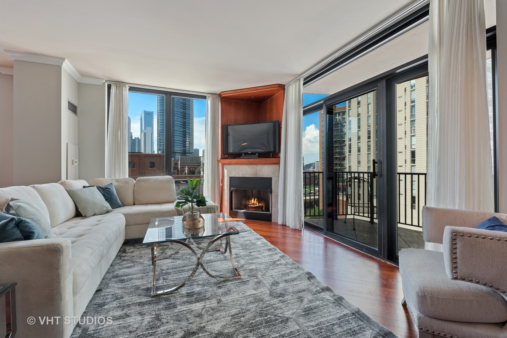 435 West Erie Street, Unit 1007 Chicago, IL 60654 - Photo 3 of 13