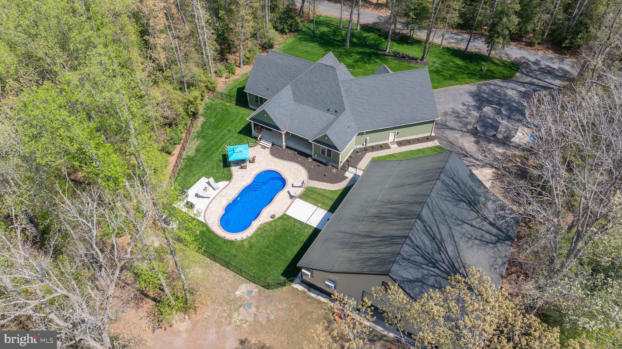 Heated and Chilled In-Ground Pool