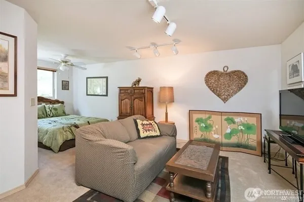 $3,875 | 18328 Baldwin Road, Bothell, WA 98012