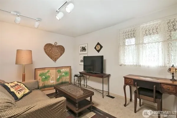 $3,875 | 18328 Baldwin Road, Bothell, WA 98012