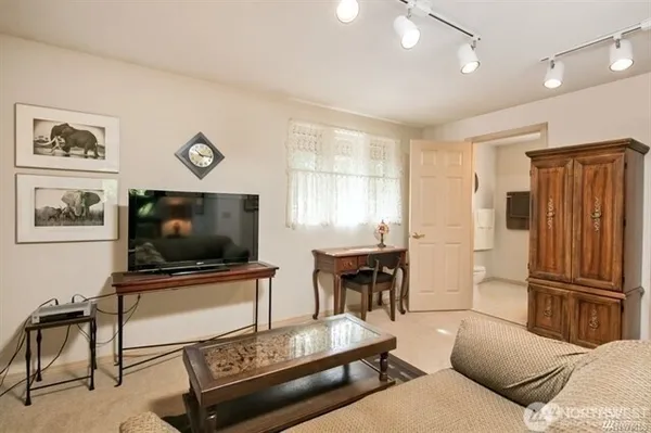 $3,875 | 18328 Baldwin Road, Bothell, WA 98012