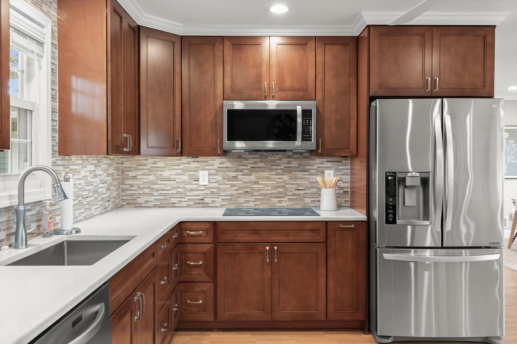12405 Lime Kiln Road Fulton, MD 20759 - Photo 17 of 50 Beautifully Updated Kitchen w/ Quartz Counters