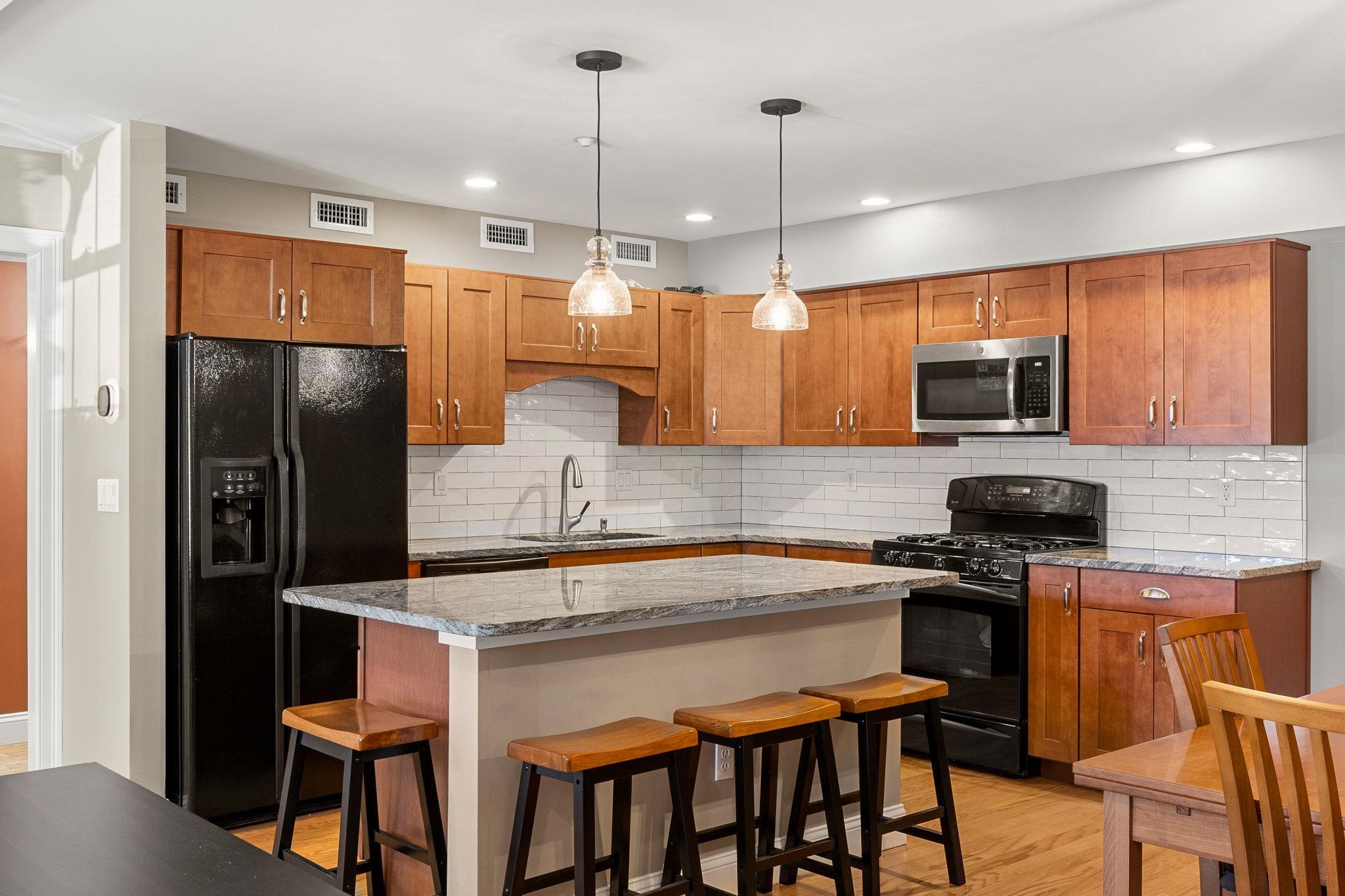 6 Bay Road, Unit 34 Newmarket, NH 03857 - Photo 2 of 31