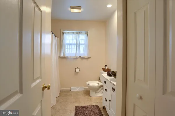 $415,000 | 365 Lynne Drive, Mount Wolf, PA 17347