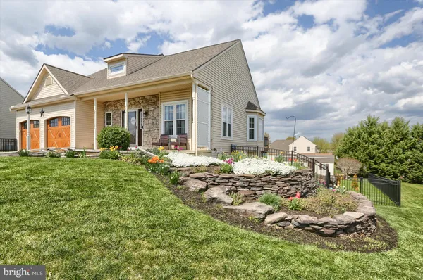 $415,000 | 365 Lynne Drive, Mount Wolf, PA 17347