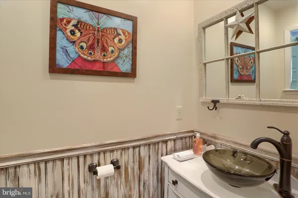 $415,000 | 365 Lynne Drive, Mount Wolf, PA 17347