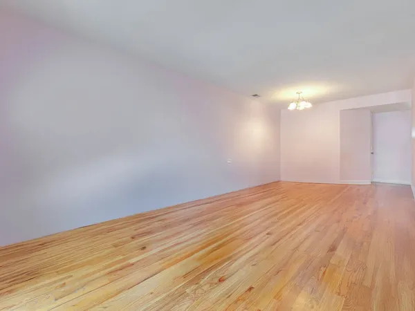 $1,950 | 615 Quincy Bridge Lane, Unit 201, Glenview, IL 60025