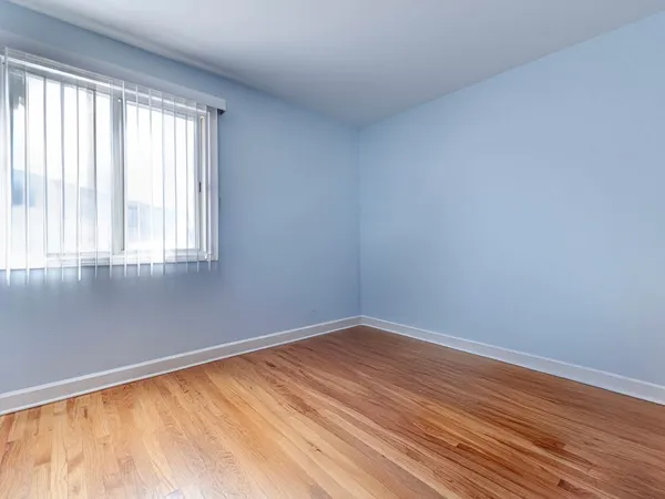 $1,950 | 615 Quincy Bridge Lane, Unit 201, Glenview, IL 60025