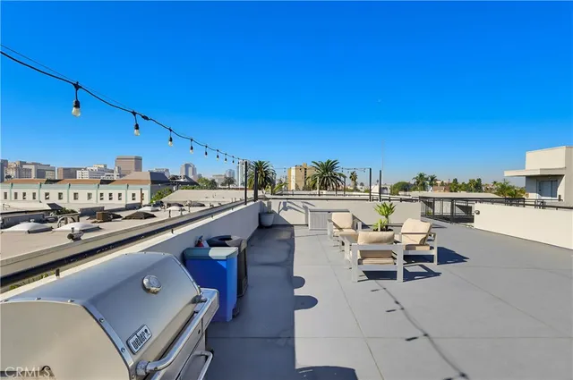 $439,000 | 834 East 4th Street, Unit 29, Long Beach, CA 90802