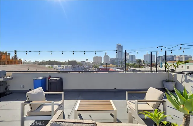 $439,000 | 834 East 4th Street, Unit 29, Long Beach, CA 90802