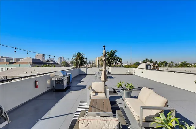 $439,000 | 834 East 4th Street, Unit 29, Long Beach, CA 90802