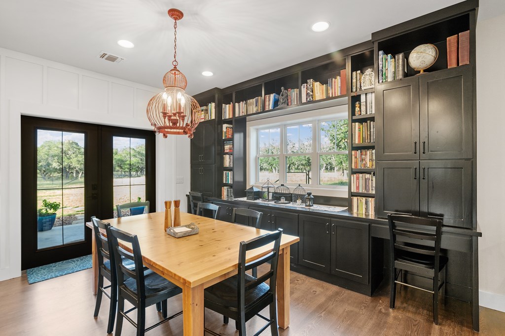 210 Dally Road Comfort, TX 78013 - Photo 4 of 79 Dining room