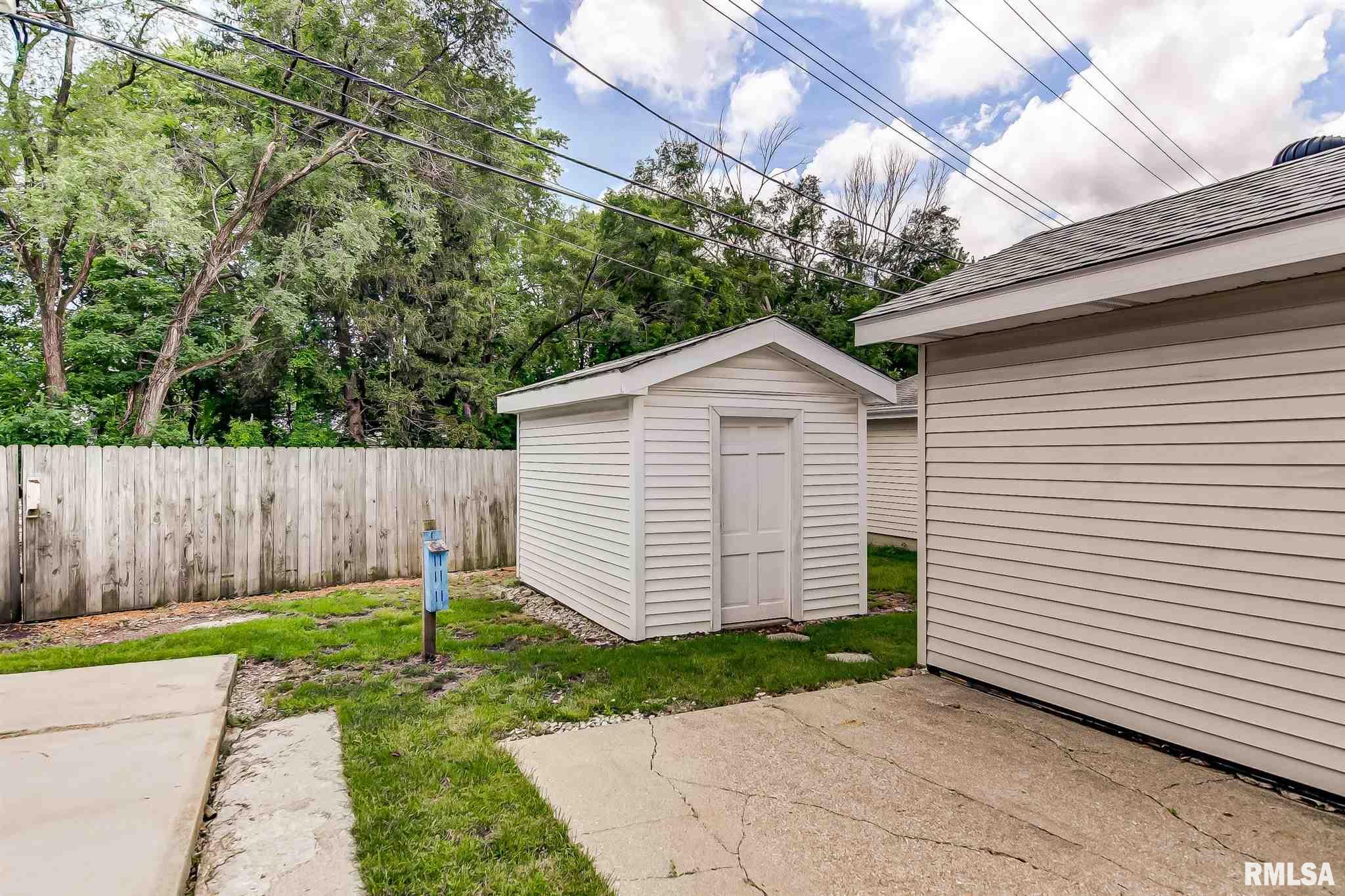 2260 East Watch Avenue Springfield, IL 62702 - Photo 8 of 31 Gallery Image 8