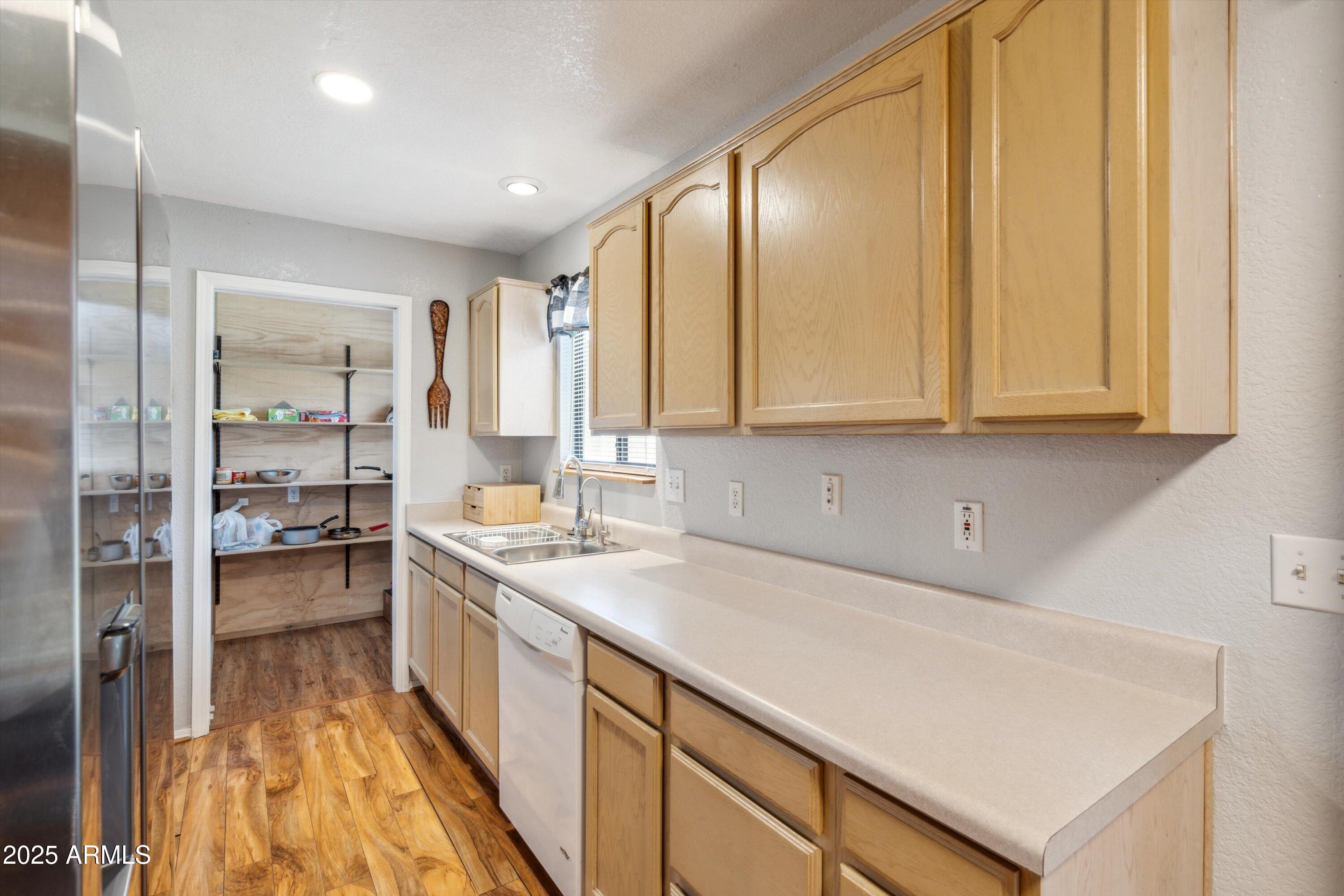 9055 Juniper Road Strawberry, AZ 85544 - Photo 10 of 42 12-Kitchen