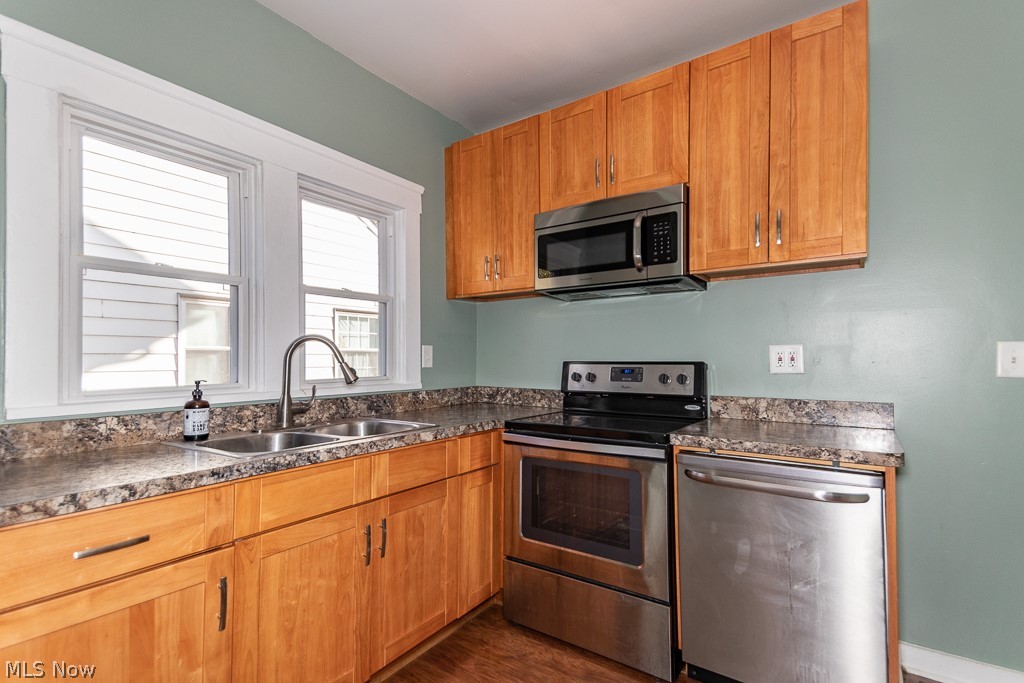 3265 Berkeley Road Cleveland, OH 44118 - Photo 4 of 31