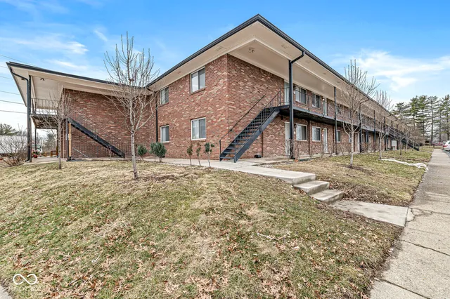 $925 | 10301 Medallion Drive, Unit 206, Indianapolis, IN 46231