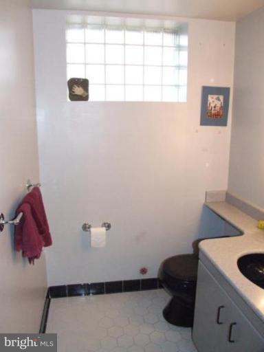 11403 Fairoak Drive Silver Spring, MD 20902 - Photo 20 of 23 Bath #2