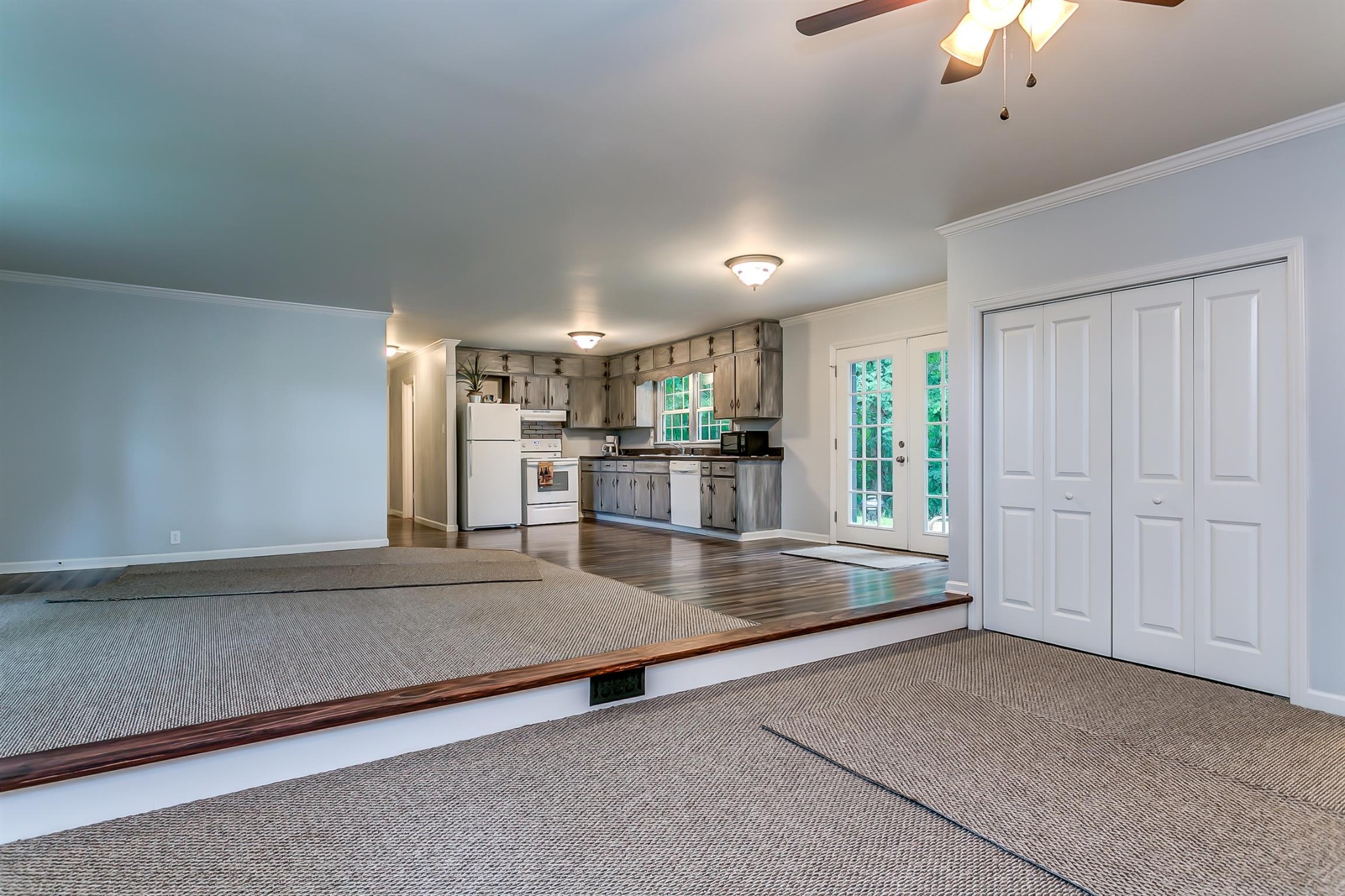 816 Post Oak Road Camden, TN 38320 - Photo 2 of 23 Gallery Image 2