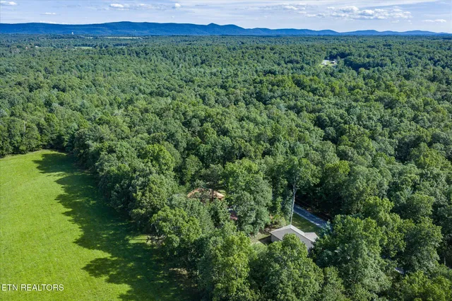 $360,000 | 3029 Oklahoma Drive, Crossville, TN 38572