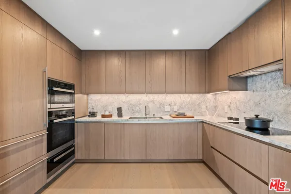 $18,000 | 2025 Avenue Of The Stars, Unit 1607, Los Angeles, CA 90067