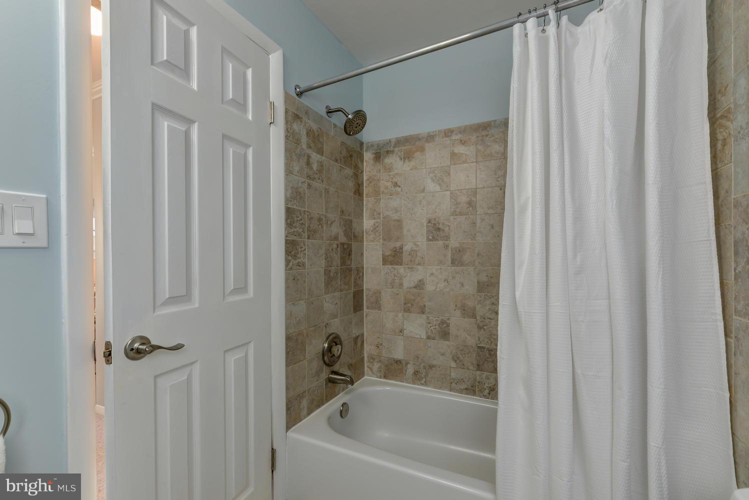 3045 Piano Lane, Unit 19 Silver Spring, MD 20904 - Photo 18 of 30 Bath (Master)
