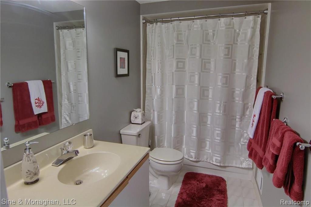 245 Vendome Road Grosse Pointe Farms, MI 48236 - Photo 25 of 42