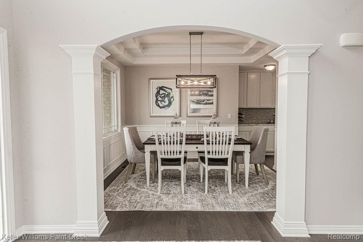 2204 Orpington Road Troy, MI 48083 - Photo 4 of 24 Gallery Image 4