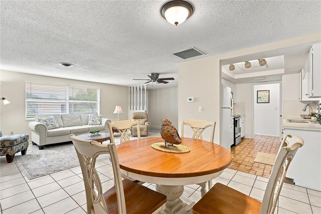 411 Plantation Road Venice, FL 34293 - Photo 8 of 34 Gallery Image 8