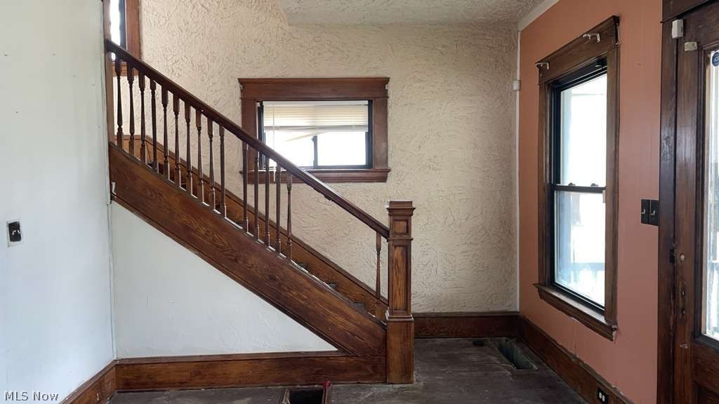 417 Cleveland Road Cleveland, OH 44108 - Photo 9 of 24 Gallery Image 9
