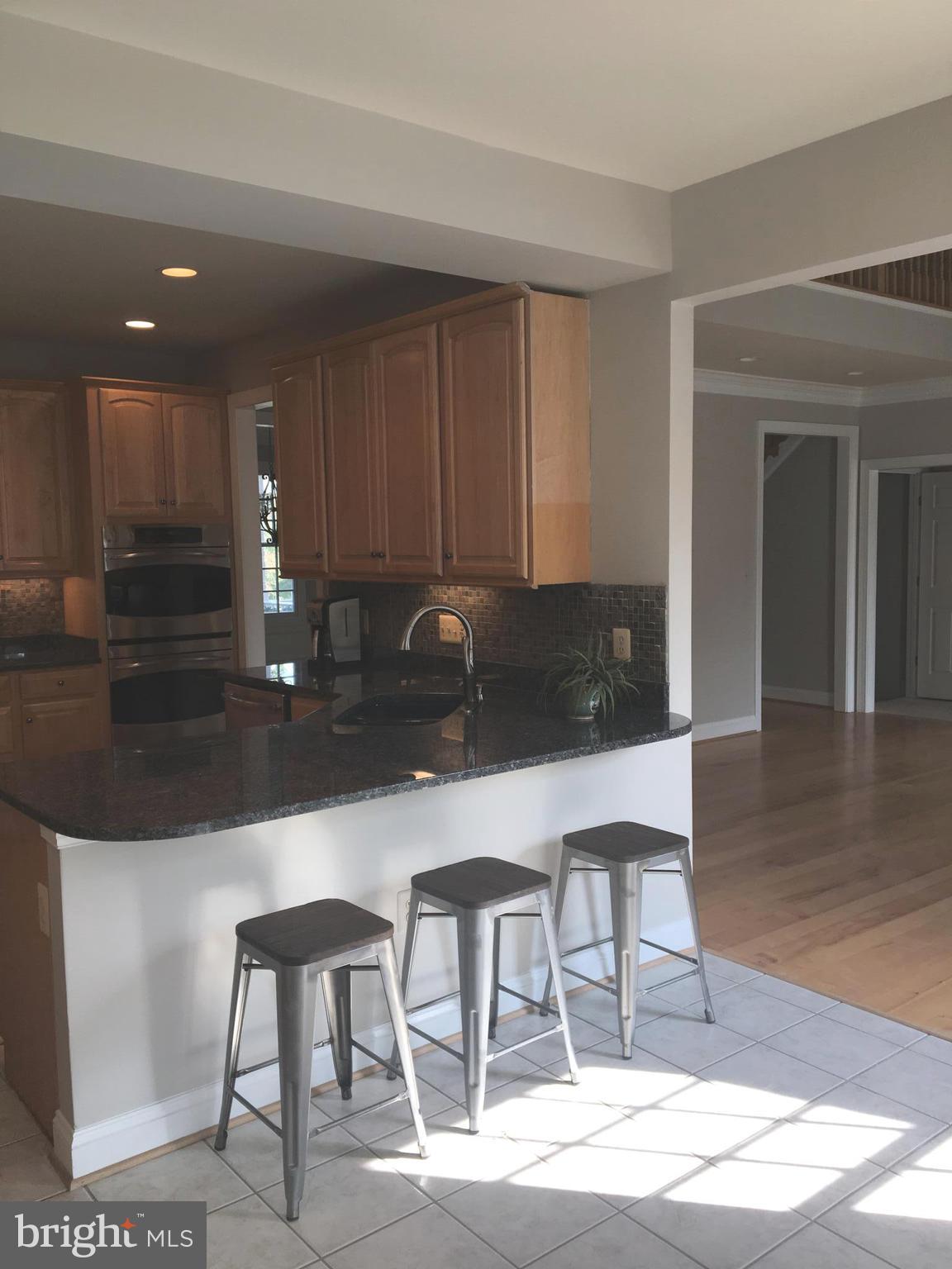 20393 Cockerill Road Purcellville, VA 20132 - Photo 11 of 29 ~tile floors in breakfast area off kitchen