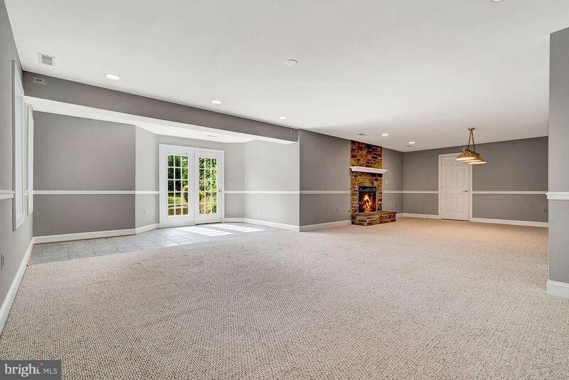 20393 Cockerill Road Purcellville, VA 20132 - Photo 20 of 29 Fully finished w/o lower level for entertaining