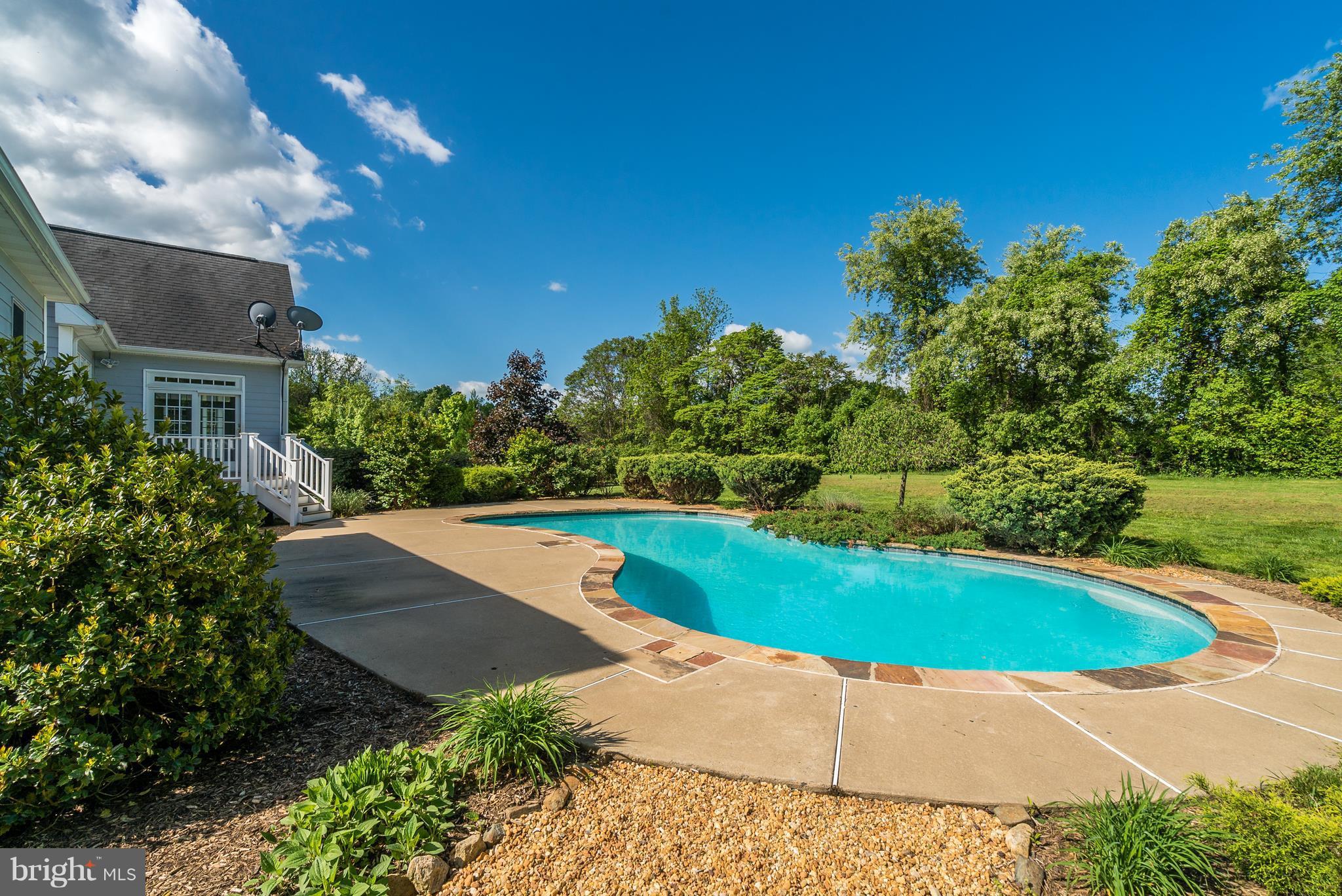 20393 Cockerill Road Purcellville, VA 20132 - Photo 27 of 29 private pool & extensive landscaping
