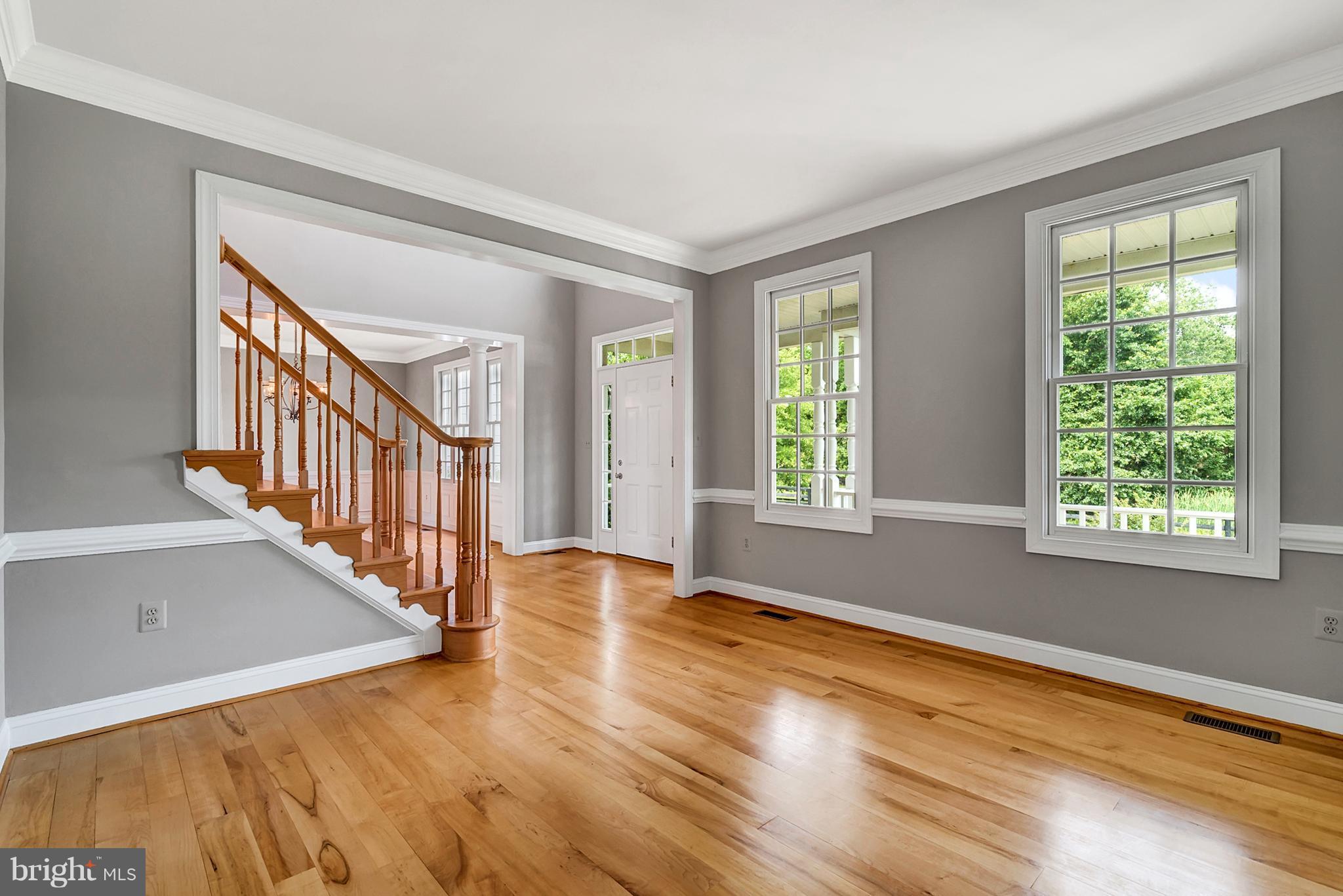 20393 Cockerill Road Purcellville, VA 20132 - Photo 6 of 29 Living Room with maple hardwood floors