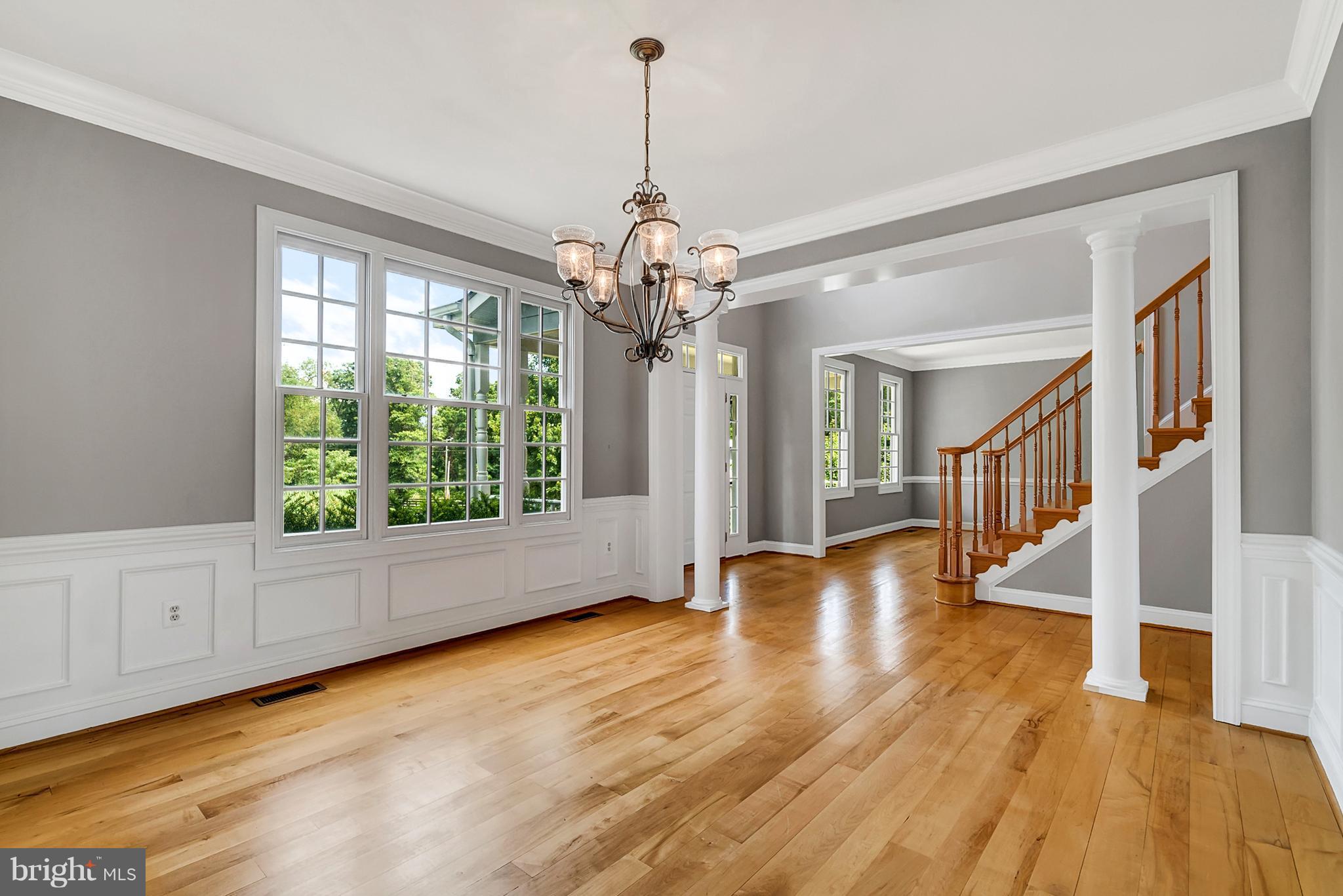 20393 Cockerill Road Purcellville, VA 20132 - Photo 7 of 29 Dining Room w/ extensive molding and maple floors